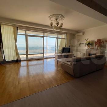 Продается Многокомнатная квартира, 184 м²