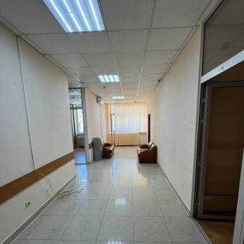 Сдается Нежилое помещение, 142 м²