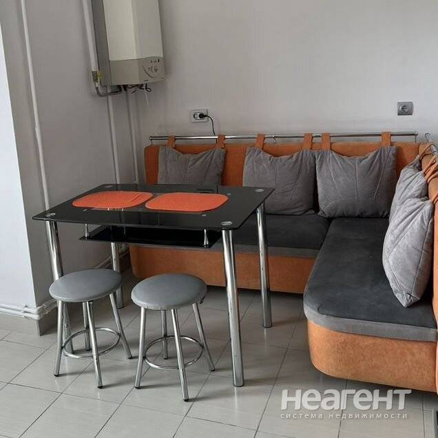 Сдаю 2-х к квартиру, проспект Генерала Острякова