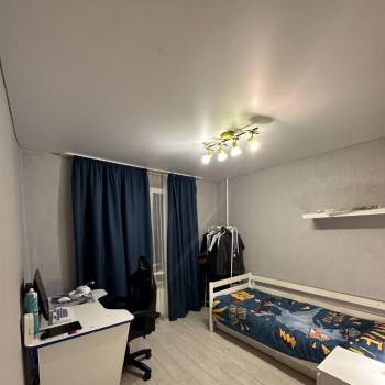 Продается Многокомнатная квартира, 82,2 м²