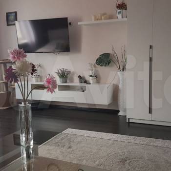 Продается 1-комнатная квартира, 57 м²