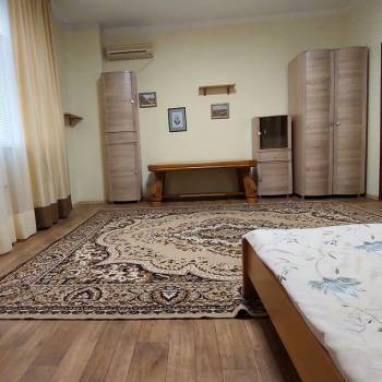 Сдается 1-комнатная квартира, 56 м²