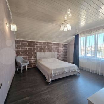 Продается Дом, 180 м²