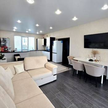 Продается Дом, 180 м²