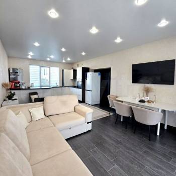 Продается Дом, 180 м²