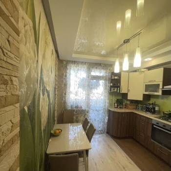 Сдается 1-комнатная квартира, 49 м²