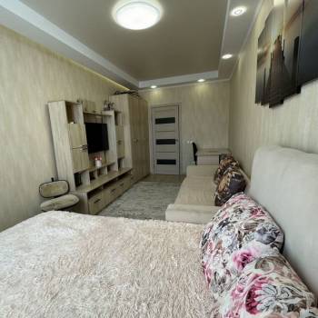 Сдается 1-комнатная квартира, 49 м²