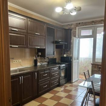 Сдается 1-комнатная квартира, 55 м²