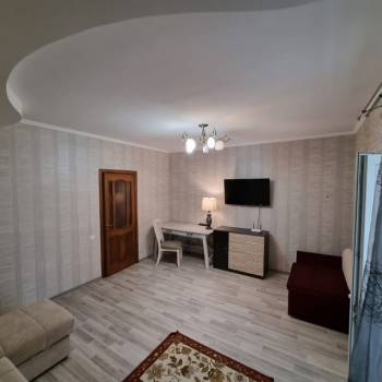 Сдается 1-комнатная квартира, 54 м²