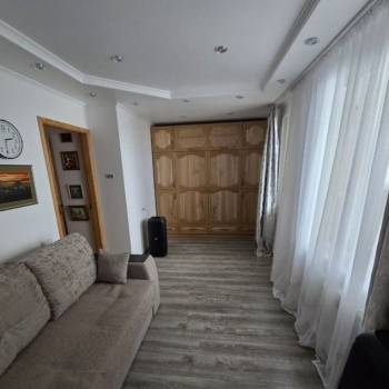 Продается 1-комнатная квартира, 35 м²