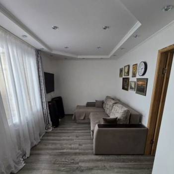 Продается 1-комнатная квартира, 35 м²