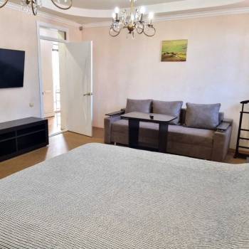 Сдается 2-х комнатная квартира, 95 м²