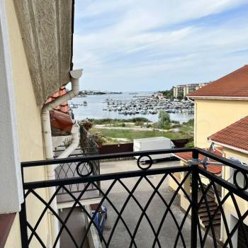 Сдается 2-х комнатная квартира, 80 м²