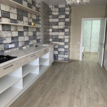 Продается 1-комнатная квартира, 55,6 м²