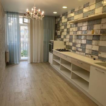 Продается 1-комнатная квартира, 55,6 м²