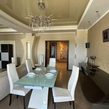 Продается 3-х комнатная квартира, 142,1 м²