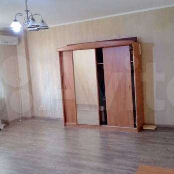Продается 1-комнатная квартира, 49 м²