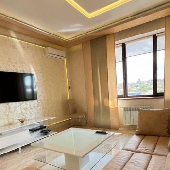 Сдается 2-х комнатная квартира, 76 м²