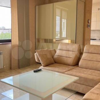 Сдается 2-х комнатная квартира, 76 м²