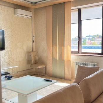 Сдается 2-х комнатная квартира, 76 м²