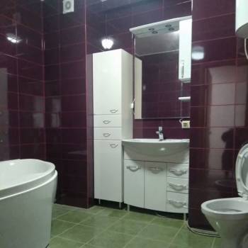 Сдается 1-комнатная квартира, 64 м²