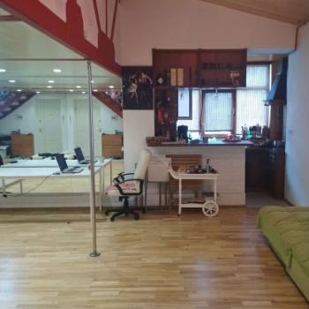 Сдается 1-комнатная квартира, 65 м²