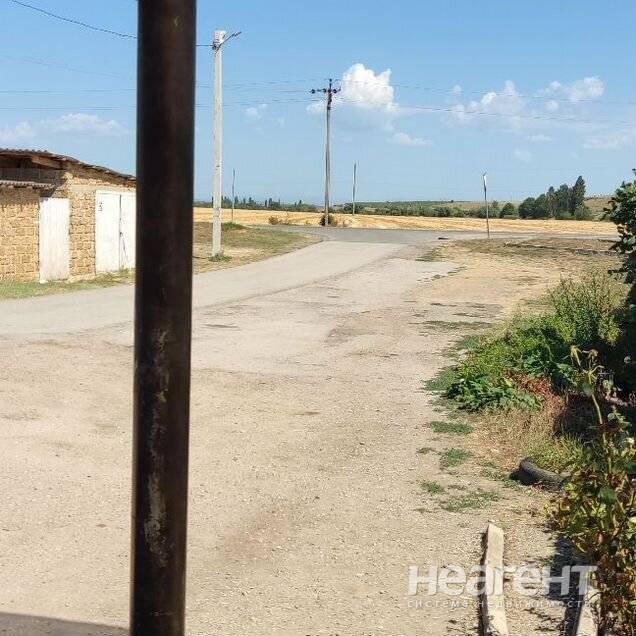 Продам торговое помещение, с. Угловое, пер. Шкребко