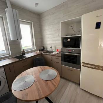 Сдается 1-комнатная квартира, 42 м²