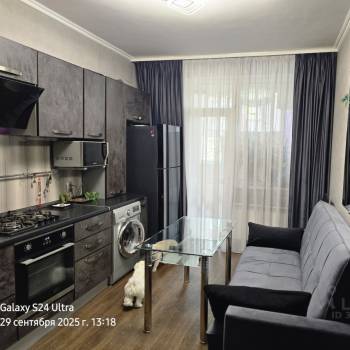 Продается 1-комнатная квартира, 63,7 м²