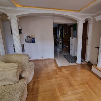 Продается Многокомнатная квартира, 106 м²