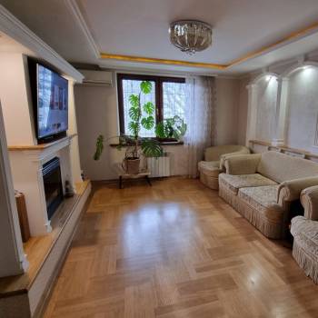 Продается Многокомнатная квартира, 106 м²