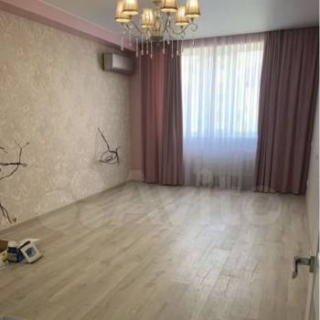 Продается 1-комнатная квартира, 55 м²