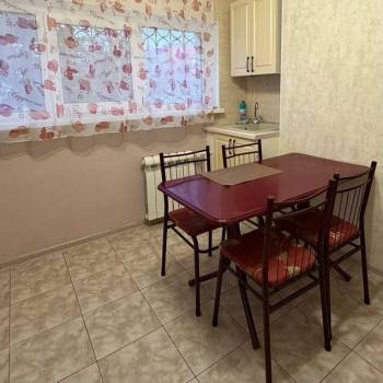 Продается 1-комнатная квартира, 40 м²