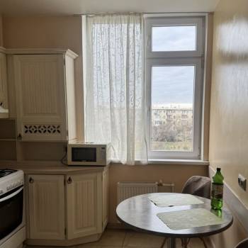 Сдается 1-комнатная квартира, 42 м²