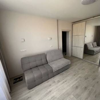 Продается 1-комнатная квартира, 37 м²