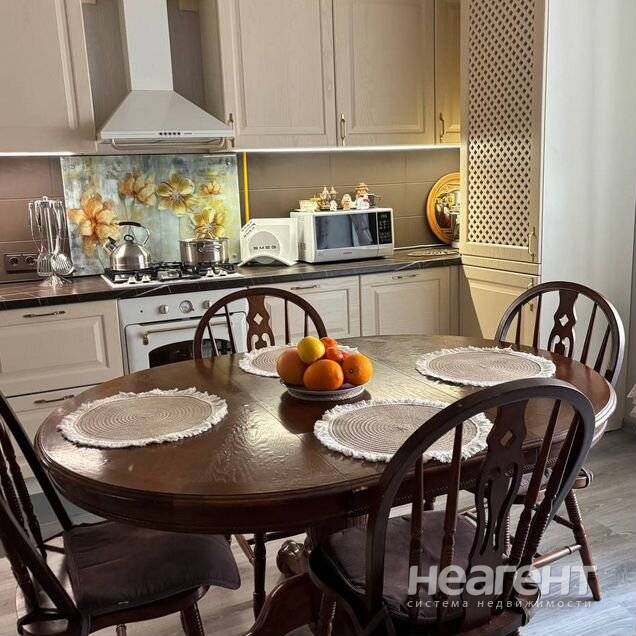 Продаю 2-х к квартиру, Радиогорка, Владимира Симонка