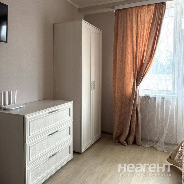 Сдаю 1-комн. квартиру, проспект Октябрьской Революции