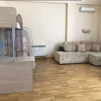 Сдается 1-комнатная квартира, 65 м²