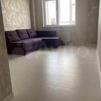 Продается 1-комнатная квартира, 37 м²