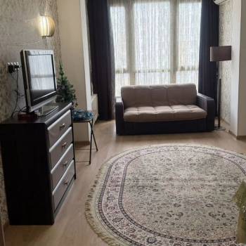Продается 1-комнатная квартира, 52 м²