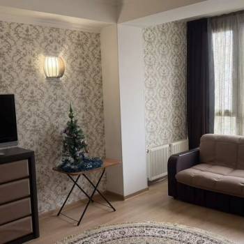 Продается 1-комнатная квартира, 52 м²