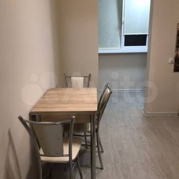 Продается 1-комнатная квартира, 40 м²