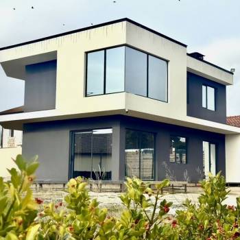 Продается Дом, 220 м²