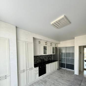 Продается 1-комнатная квартира, 42 м²