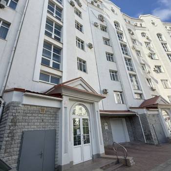Сдается 2-х комнатная квартира, 83 м²