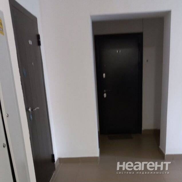 Продаю 1-комн. квартиру, 5-й микрорайон, ул. Комбрига Потапова