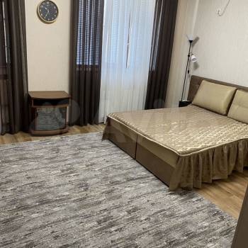 Сдается 1-комнатная квартира, 50 м²