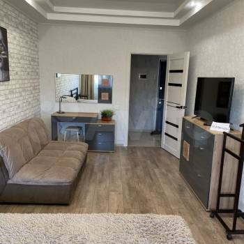 Сдается 1-комнатная квартира, 42 м²