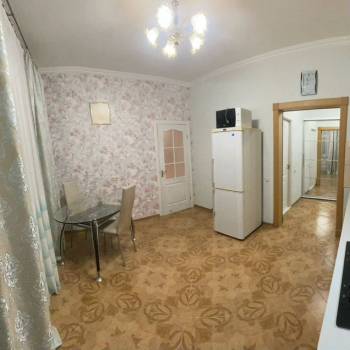 Сдается 1-комнатная квартира, 54 м²