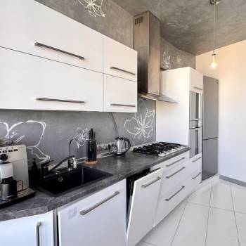 Продается 3-х комнатная квартира, 127,9 м²
